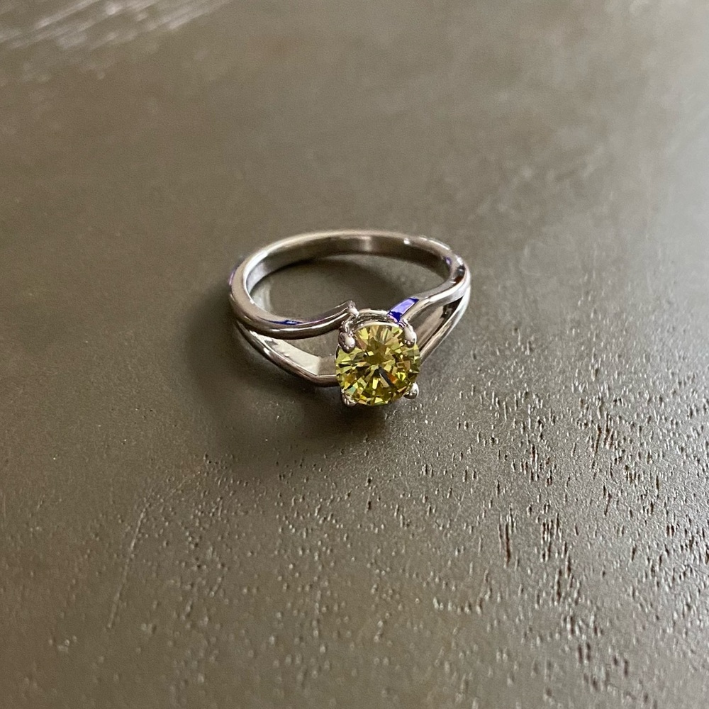 Yellow Round Solitaire Silver Split Shank Band Ri… - image 1